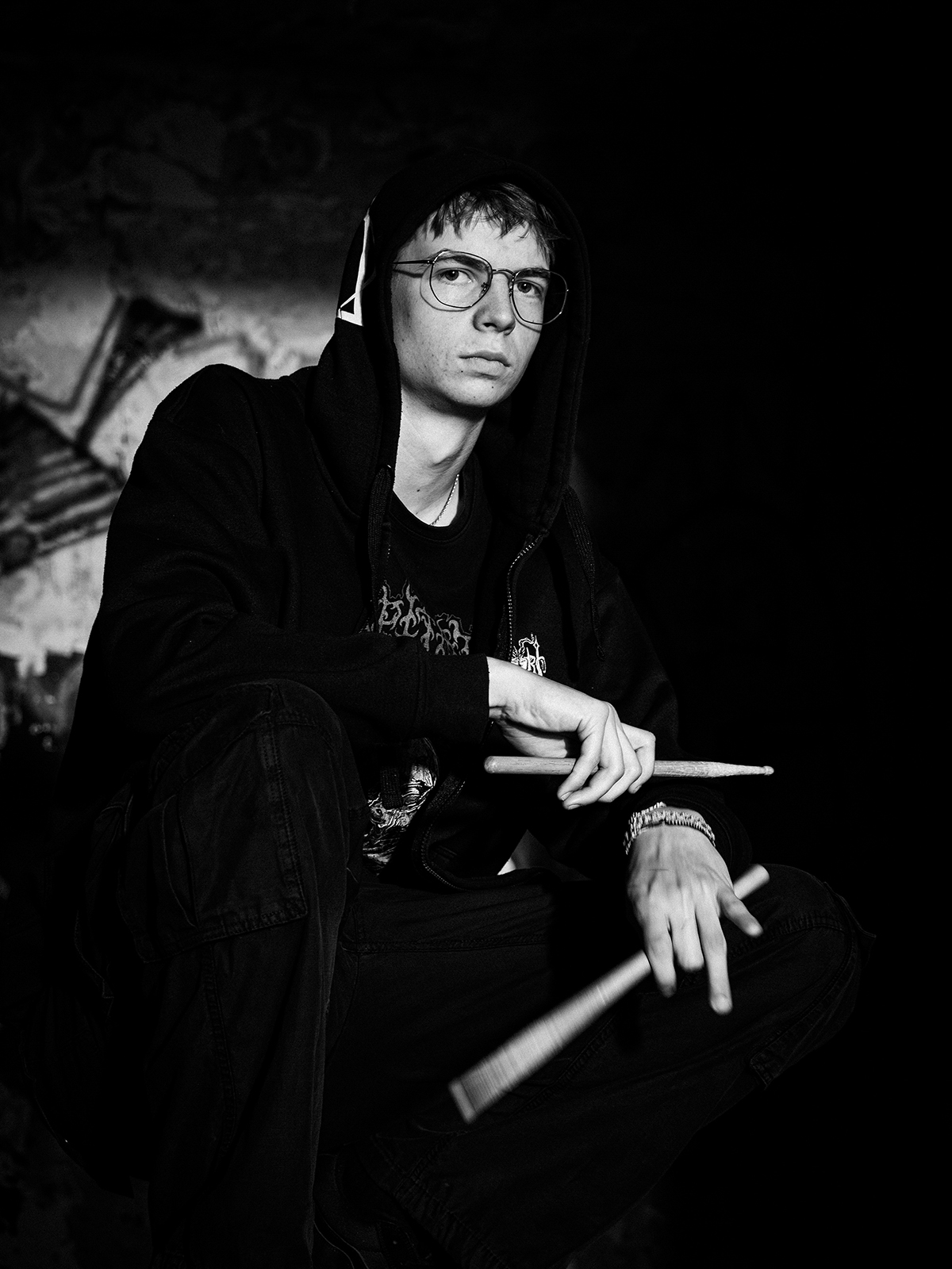 Jakub Kiecok, perkusista zespołu HOLLOW REMAINS